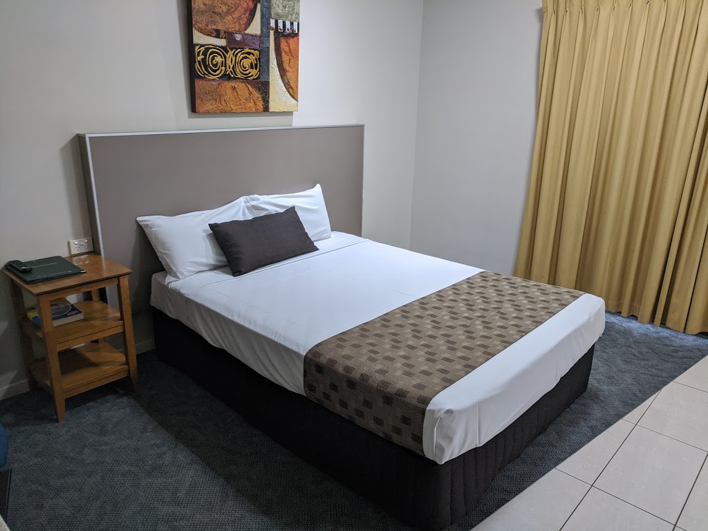 Emerald Executive Apartments | lodging | 160 Egerton St, Emerald QLD 4720, Australia | 0749822872 OR +61 7 4982 2872