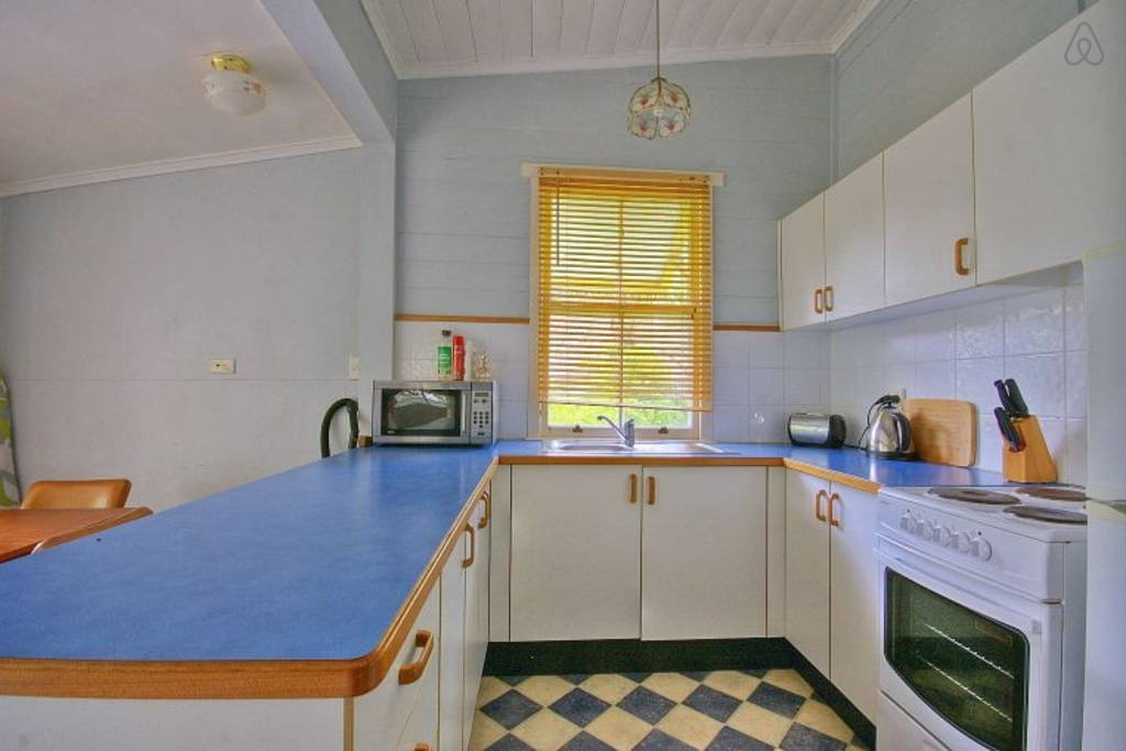 Melville House Holiday Cottage 11 | 250A Keen St, East Lismore NSW 2480, Australia | Phone: (02) 6621 5778
