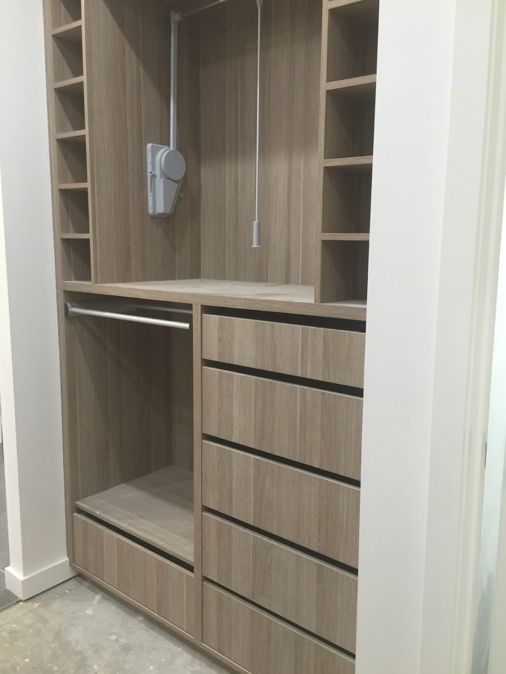 Custom Built Wardrobes & Shower Screens | store | 2/1 Widemere Rd, Wetherill Park NSW 2164, Australia | 0297563336 OR +61 2 9756 3336