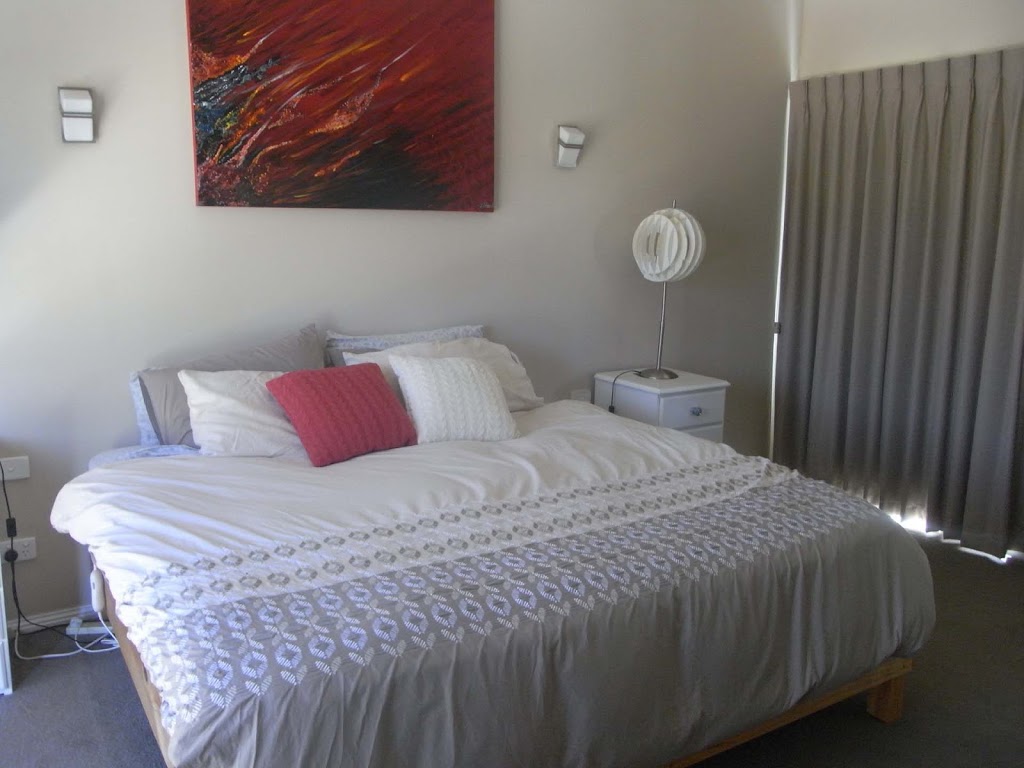 Twin Cottages Goughs Bay | 6 Catherine St, Goughs Bay VIC 3723, Australia | Phone: (03) 5775 1790