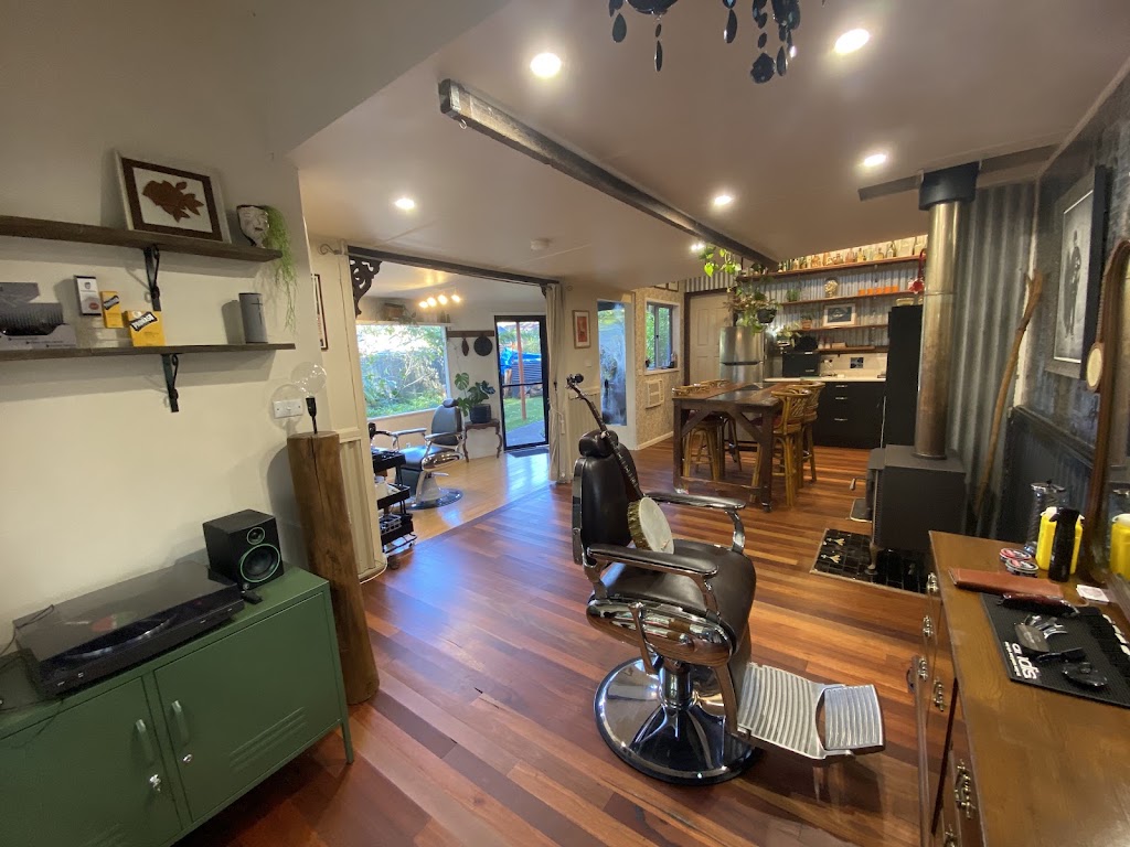Pleasant street barbers | 84 Macgibbon Parade, Old Erowal Bay NSW 2540, Australia | Phone: 0458 730 968