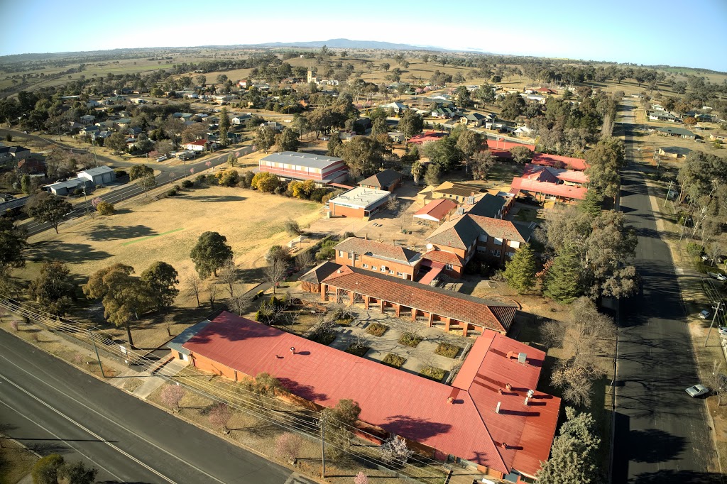 Molong Central School | school | 68-70 Phillip St, Molong NSW 2866, Australia | 0263668224 OR +61 2 6366 8224