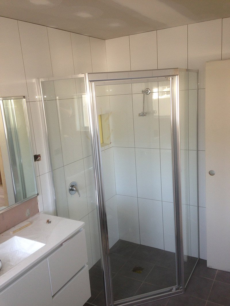 Milligans Shower Screens Forster | 76 Kularoo Dr, Forster NSW 2428, Australia | Phone: (02) 6554 7018