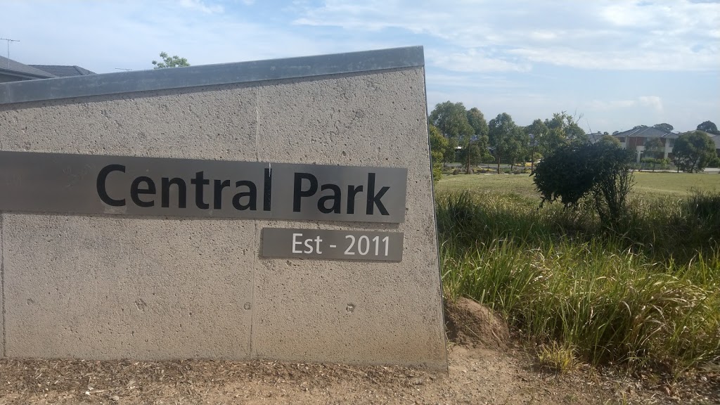 Playfield Park | park | 11 Escura Cres, Moorebank NSW 2170, Australia