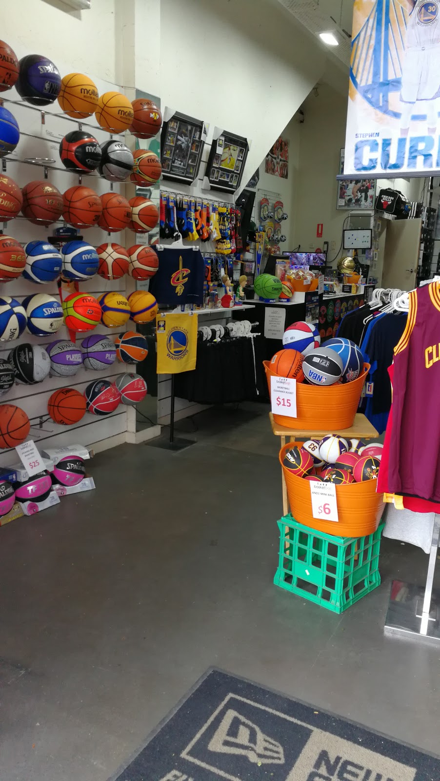Basketball Outlet Store | store | 462 Smith St, Collingwood VIC 3066, Australia | 0394165100 OR +61 3 9416 5100