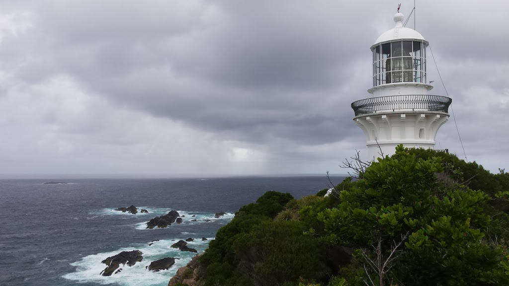 Sugarloaf Point Lighthouse Holiday Accommodation | real estate agency | 1 Kinka Rd, Seal Rocks NSW 2423, Australia | 0249976590 OR +61 2 4997 6590