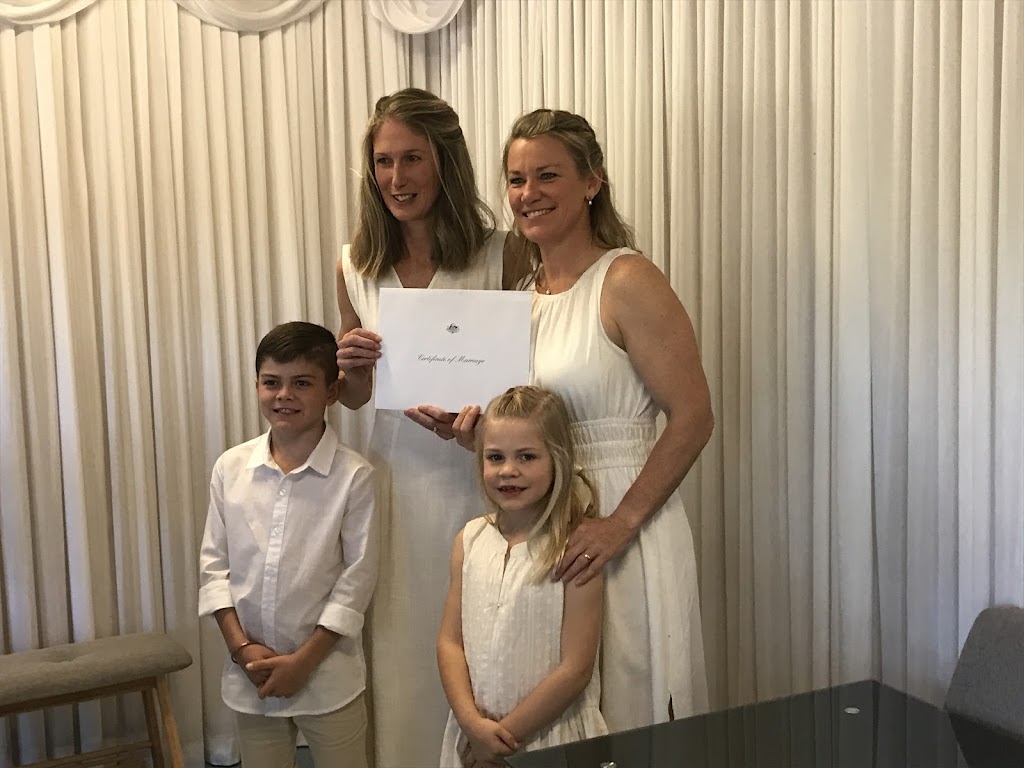 Annas Our Celebrant - Cessnock Celebrant | 28 Ellalong Rd, Pelton NSW 2325, Australia | Phone: 0422 116 747