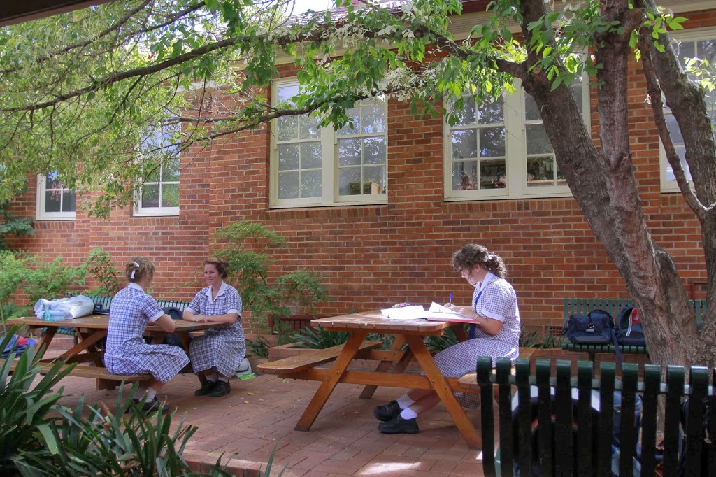 Calrossy Anglican School | school | 140 Brisbane St, East Tamworth NSW 2340, Australia | 0257765100 OR +61 2 5776 5100