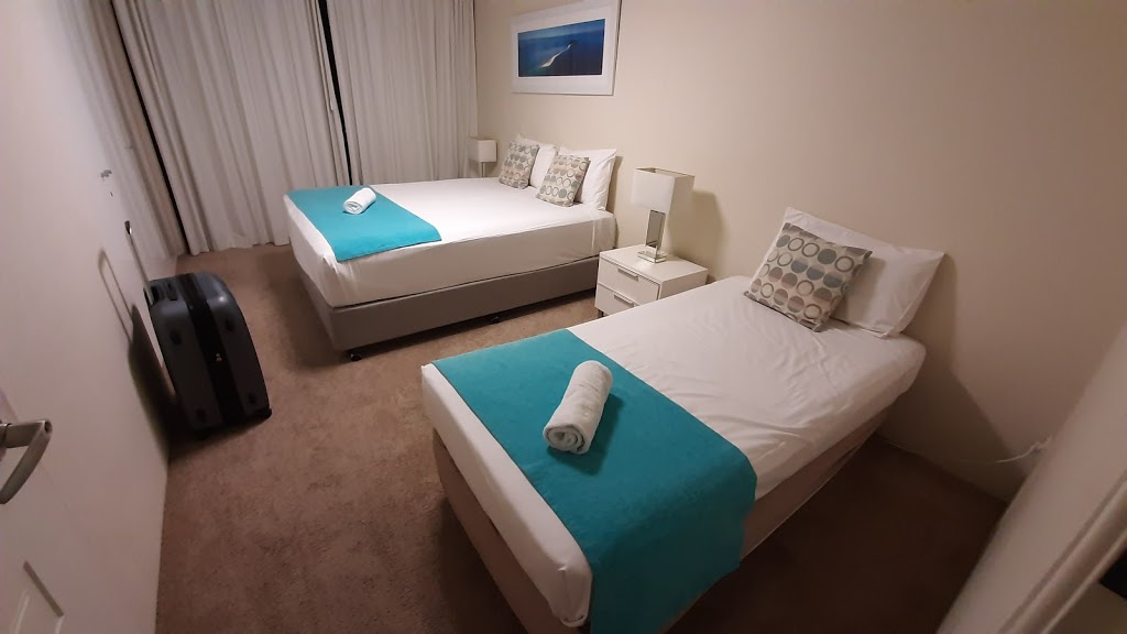 Hi-Surf Beachfront Resort Apartments | 150 Esplanade, Surfers Paradise QLD 4217, Australia | Phone: (07) 5538 8011