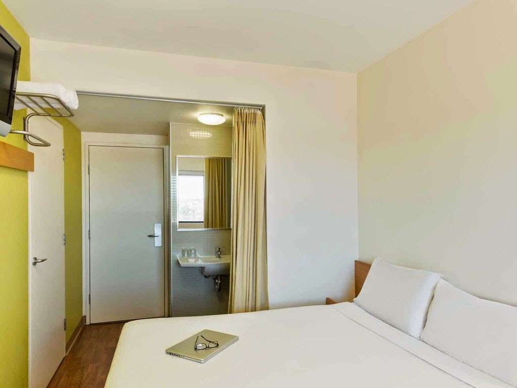 Ibis Budget Sydney Olympic Park | 8 Edwin Flack Ave, Sydney Olympic Park NSW 2127, Australia | Phone: (02) 9648 3862