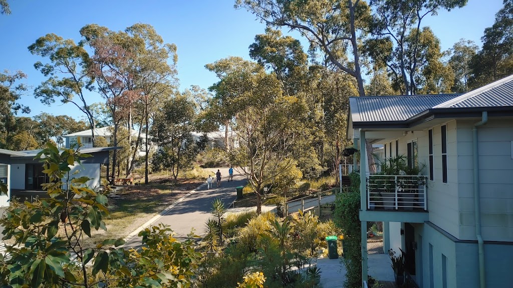 The Lake Palace | 46 Nightshade Cres, Murrays Beach NSW 2281, Australia | Phone: 0412 566 881