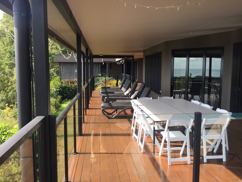 Warrawong Lodge | 20-24 Alexandra St, Clifton Beach QLD 4879, Australia | Phone: (07) 4055 3194