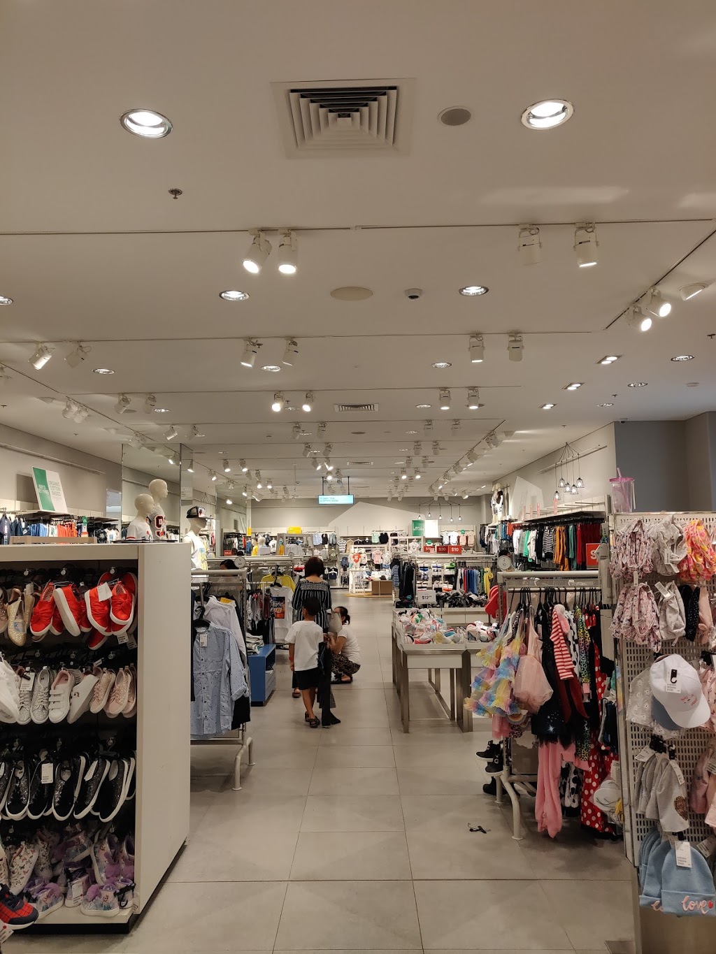 H&M | clothing store | 1 Bay St, Ultimo NSW 2007, Australia | 1800828002 OR +61 1800 828 002