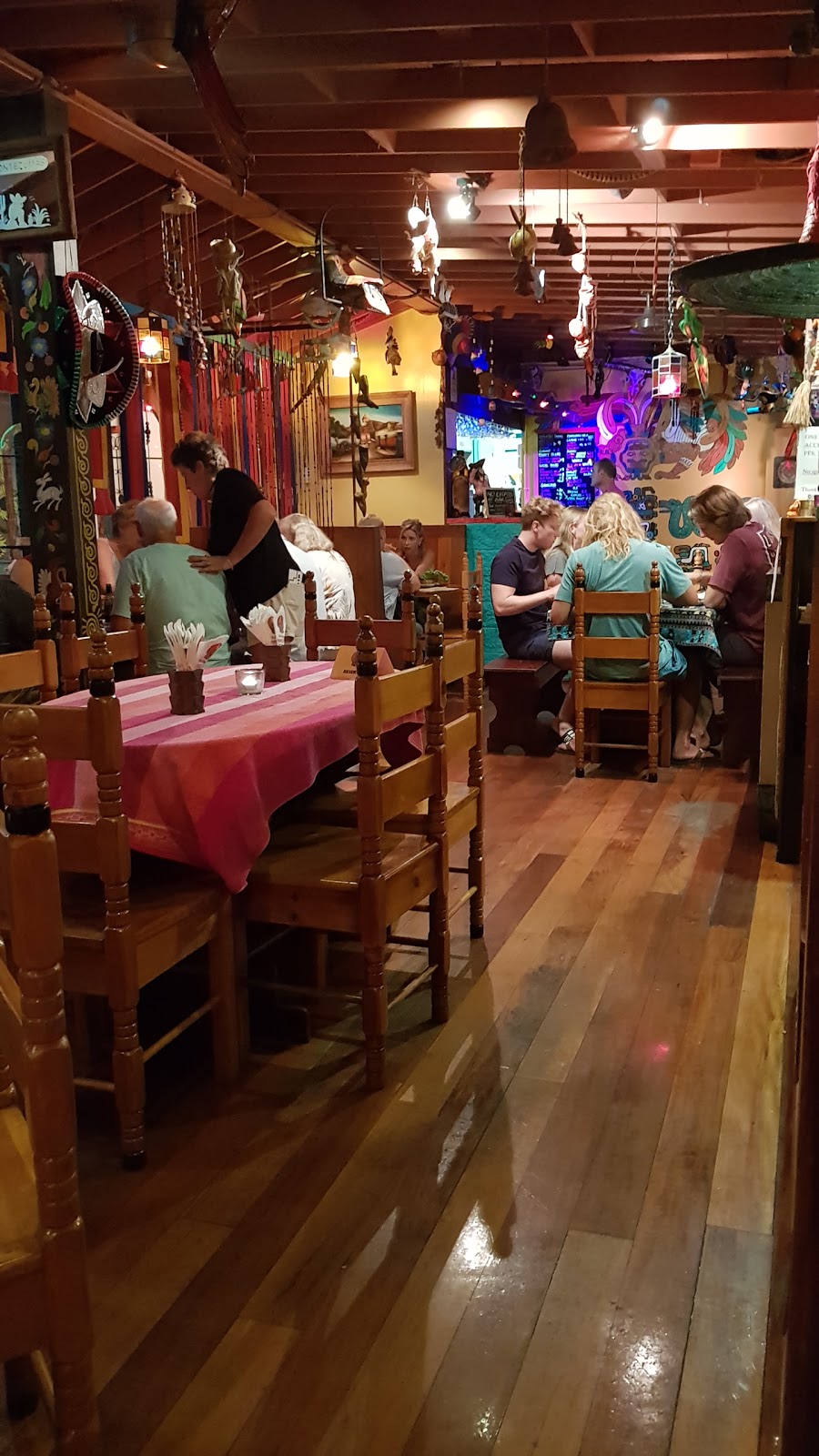Montezumas Mexican Restaurant & Bar - Burleigh Heads, QLD | restaurant | Old Burleigh Theatre Arcade, 64 Goodwin Terrace, Burleigh Heads QLD 4220, Australia | 0755351973 OR +61 7 5535 1973