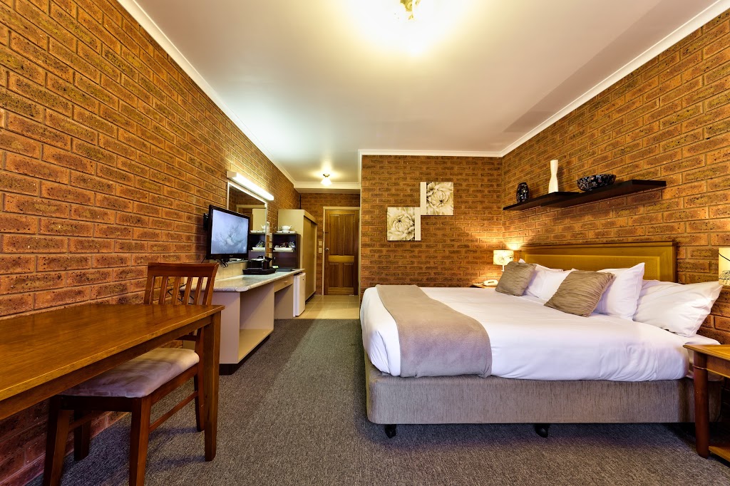 Central Yarrawonga Motor Inn | lodging | 111 Belmore St, Yarrawonga VIC 3730, Australia | 0357443817 OR +61 3 5744 3817