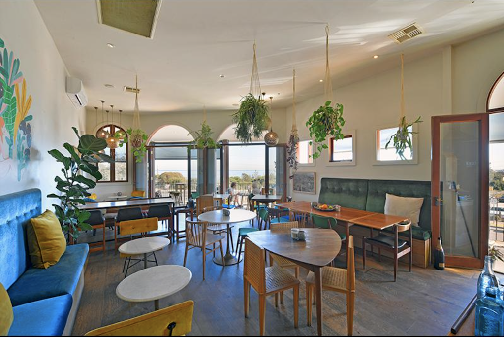 Mr Curtis | restaurant | 4/42 Lochiel Ave, Mount Martha VIC 3934, Australia | 0359743637 OR +61 3 5974 3637