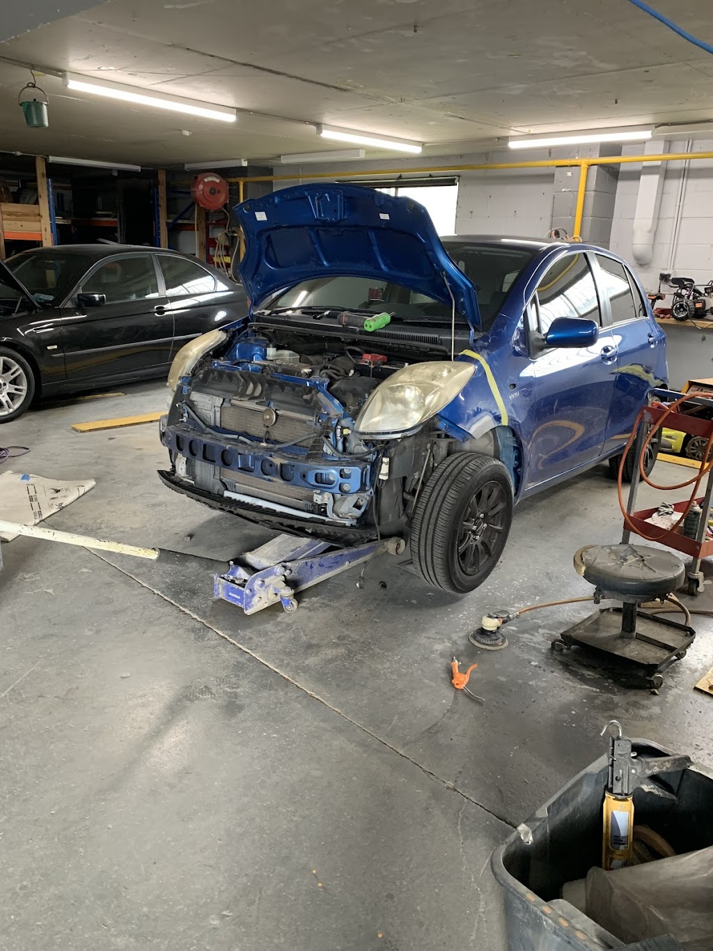Jimmy Alonso Car Body Repairs & Restoration | car repair | Unit 1/365 Wentworth Ave, Pendle Hill NSW 2145, Australia | 0298964036 OR +61 2 9896 4036