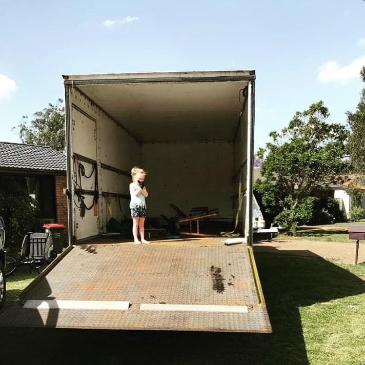 Karles Transport and Removals | 20 Karingal Cl, Woy Woy NSW 2256, Australia | Phone: 0487 129 142