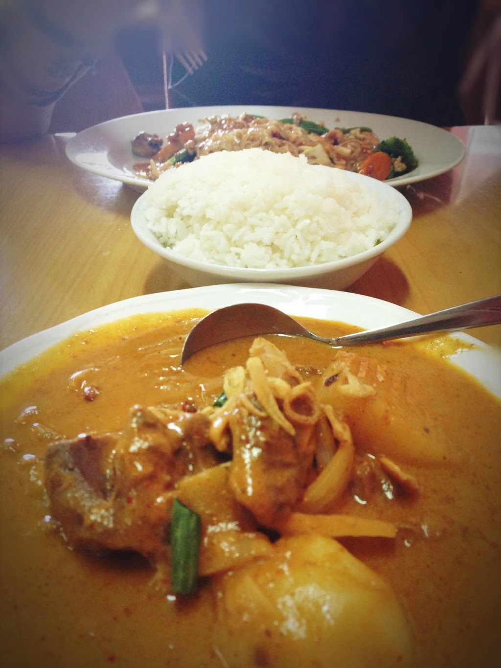 Lucky Town Thai Kitchen | 490 King Georges Rd, Beverly Hills NSW 2209, Australia | Phone: (02) 9586 1586