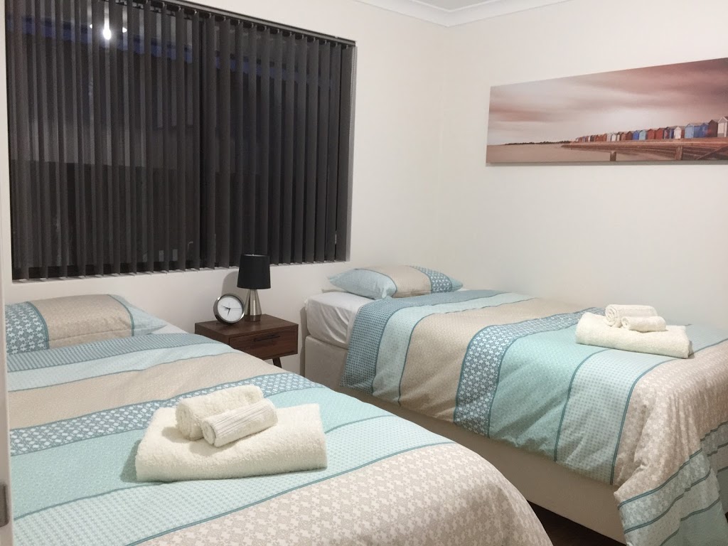 The Royal Dolphin Bed & Breakfast and Holiday Home in Safety Bay | lodging | 12 Royal Rd, Safety Bay WA 6169, Australia | 0451497858 OR +61 451 497 858