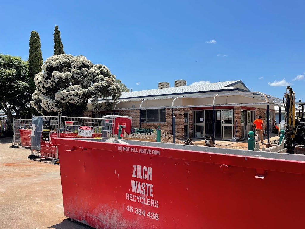 Zilch Waste Skip Bins |  | 39 Griffiths St, Harlaxton QLD 4350, Australia | 0746384438 OR +61 7 4638 4438