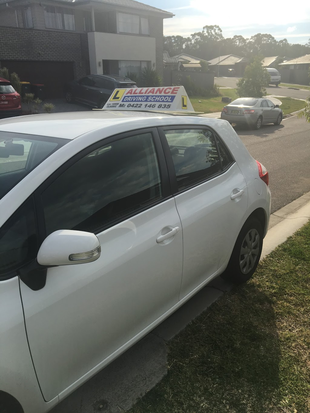 Alliance Driving School |  | 17 Connellan Ave, Middleton Grange NSW 2171, Australia | 0422146835 OR +61 422 146 835