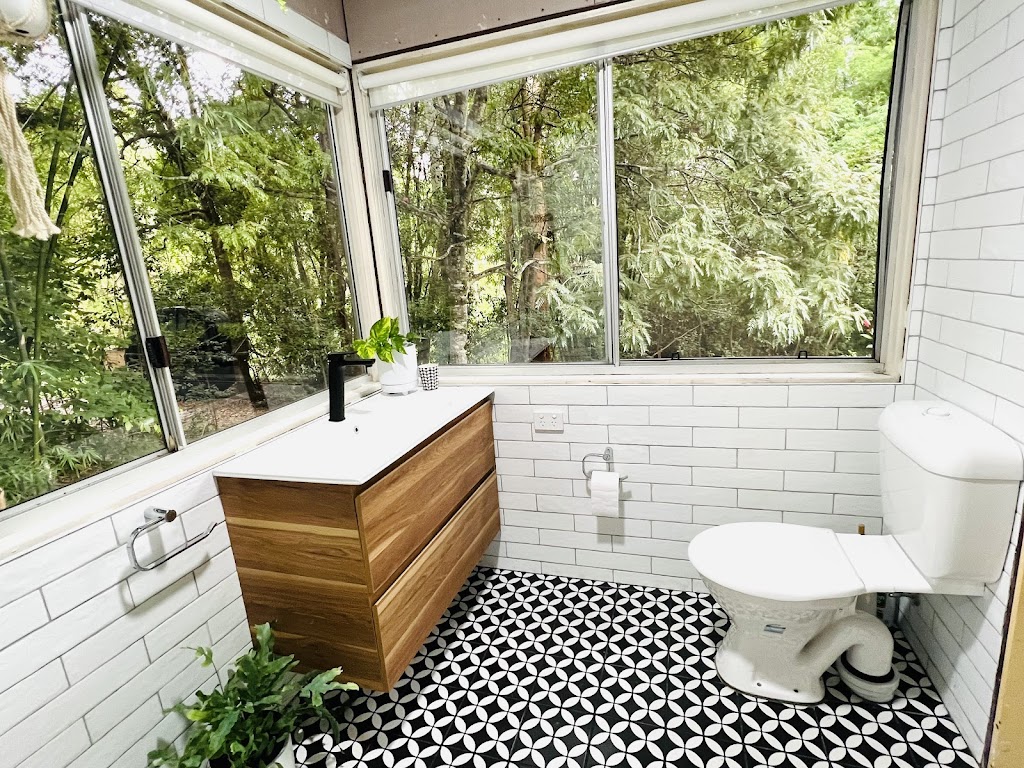 Whistling Hill | 1/10 Robb Rd, Lillian Rock NSW 2480, Australia | Phone: 0419 437 044