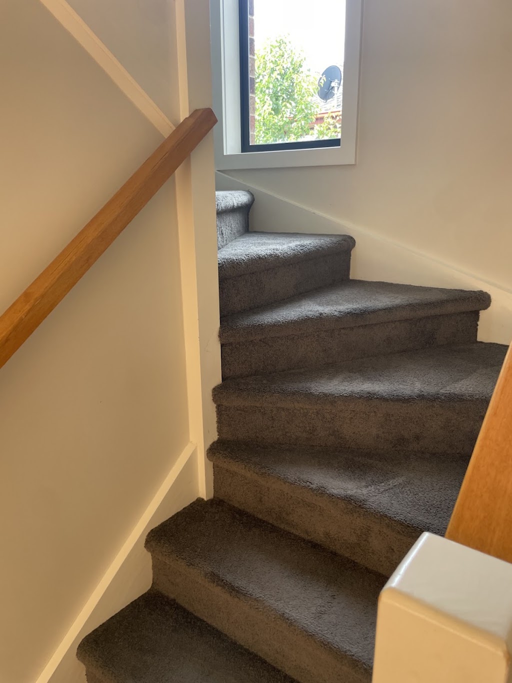 Yarra Valley Carpet Cleaning | 5 Davison Dr, Coldstream VIC 3770, Australia | Phone: 0490 697 311