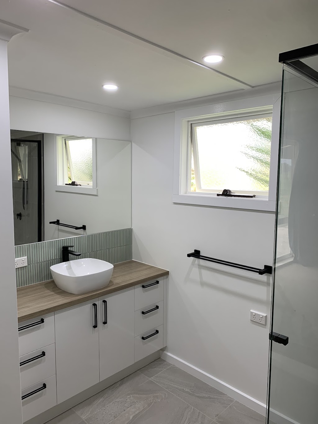 Mint Bathrooms Gippsland | 4 Wellsford St, Stratford VIC 3862, Australia | Phone: 0467 585 700
