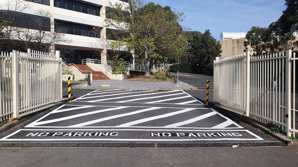 stripe line marking | 35 Kalyan Ave, Bradbury NSW 2560, Australia | Phone: 0449 525 409