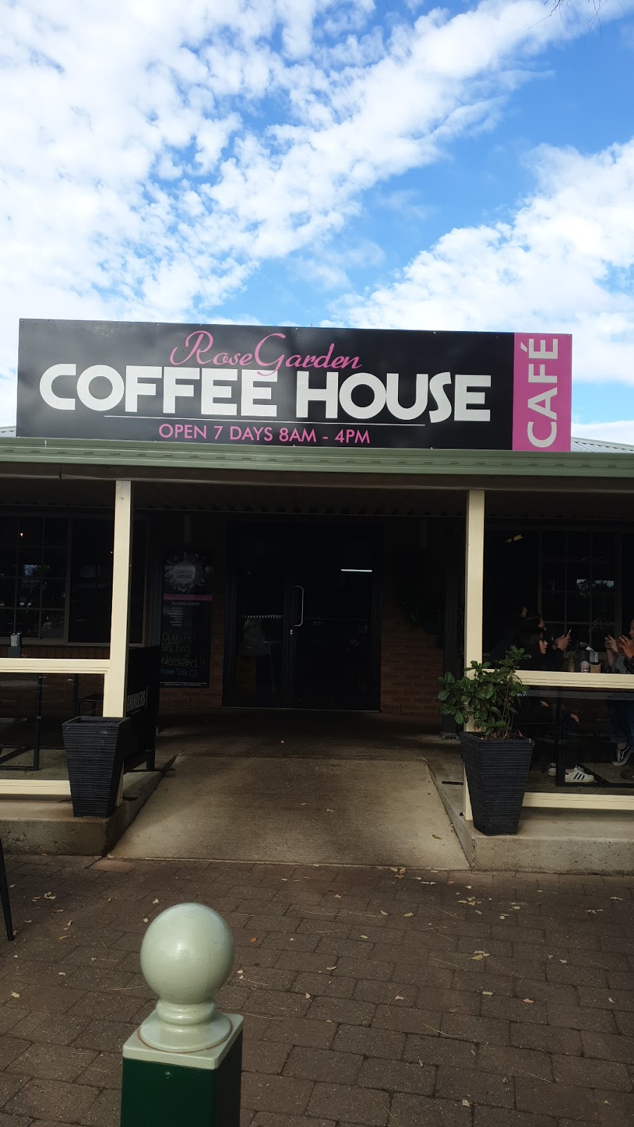 Rose Garden Coffee Place | cafe | Cowra NSW 2794, Australia | 0263423100 OR +61 2 6342 3100