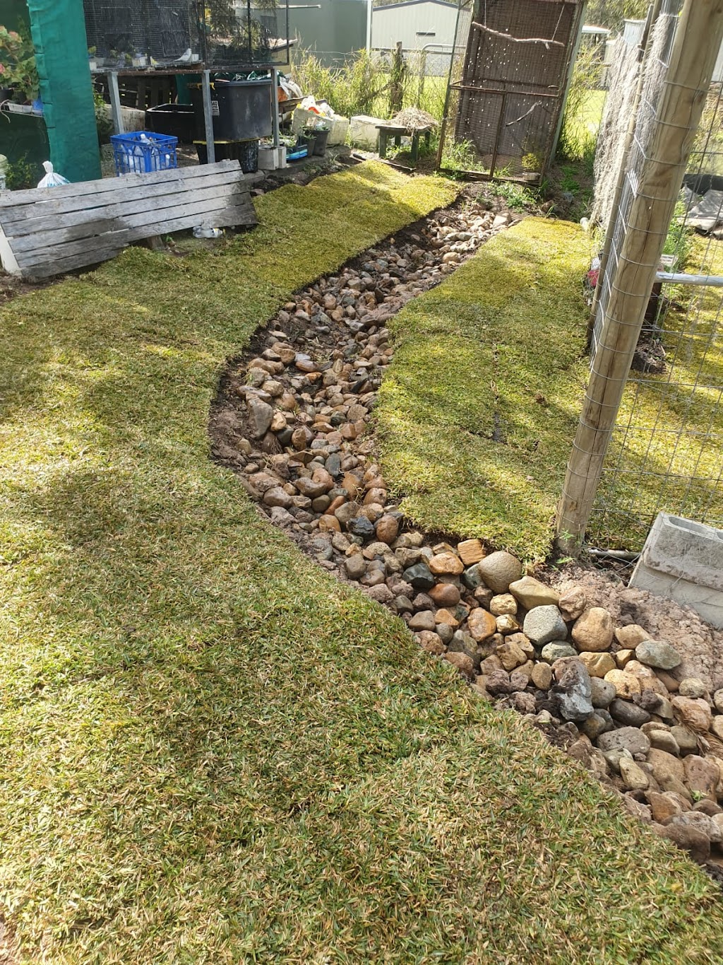 One Man Band Bobcat & Tipper | 1922 Forest Hill Fernvale Rd, Mount Tarampa QLD 4311, Australia | Phone: 0473 873 340