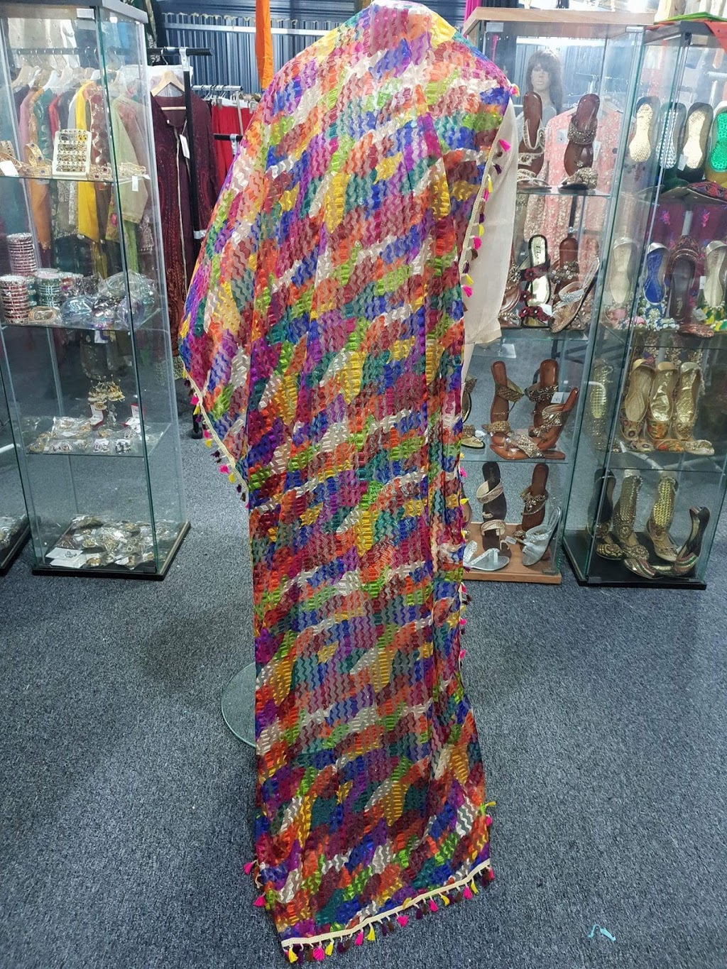 Dress Village | clothing store | Main S Rd, Morphett Vale SA 5162, Australia | 0412342500 OR +61 412 342 500