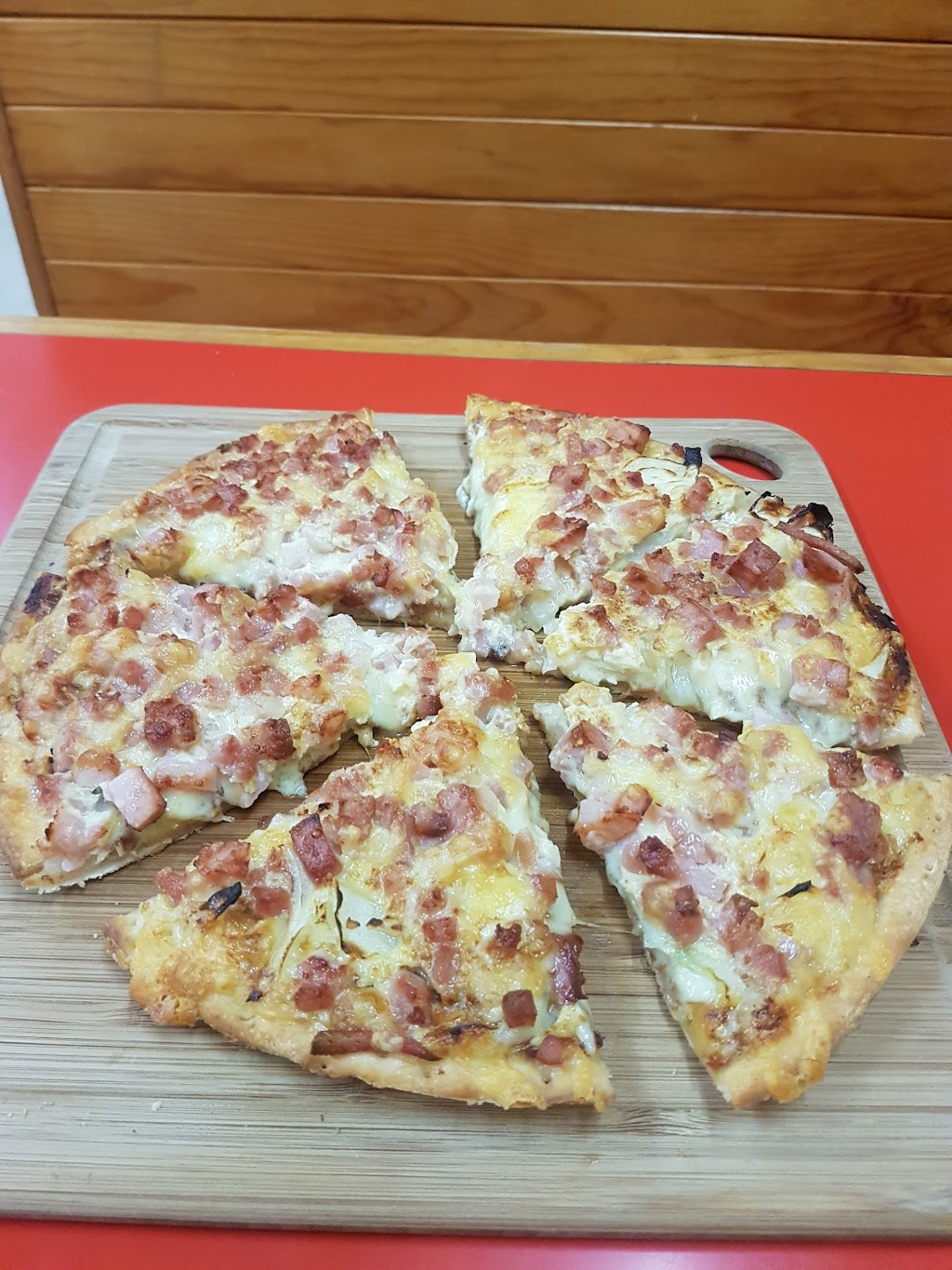 Red Grasshopper Pizza | restaurant | 16 Reibey St, Ulverstone TAS 7315, Australia | 0364253353 OR +61 3 6425 3353