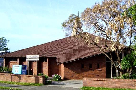 Christ the King Mayfield West Church | church | 380 Maitland Rd, Mayfield West NSW 2304, Australia | 0249682428 OR +61 2 4968 2428