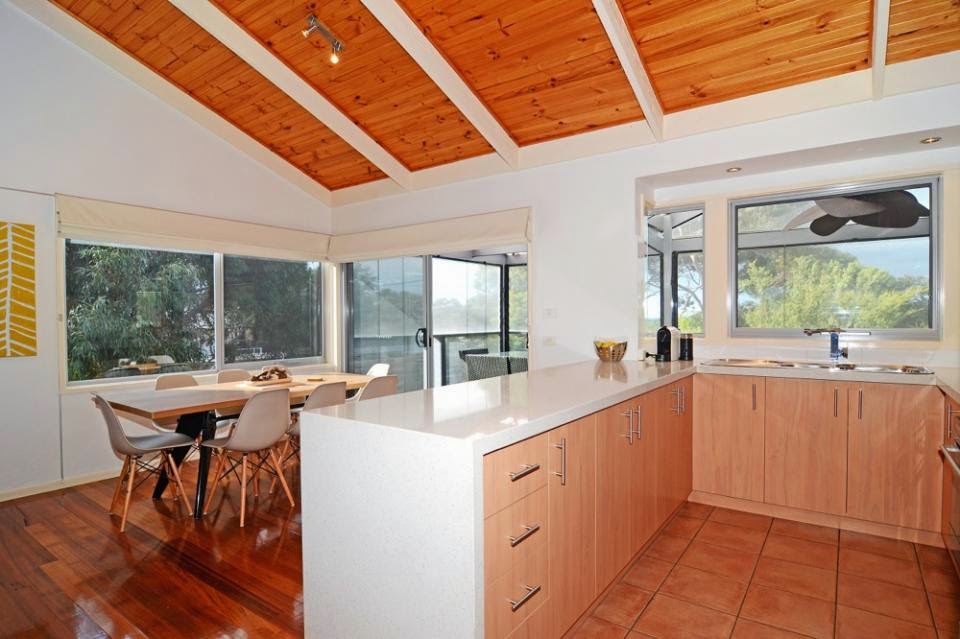 Barrakee Beach House | 1 Paton St, Anglesea VIC 3230, Australia | Phone: 0425 756 331