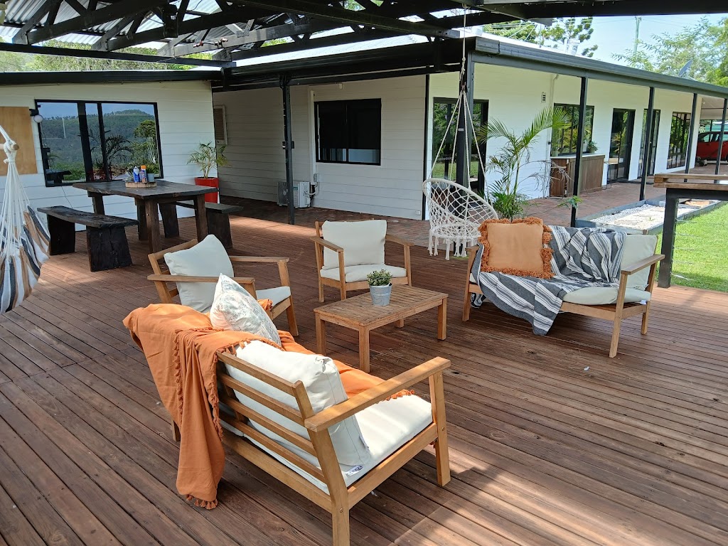 Hilltop Retreat | 1 Farwell Cl, Kooralbyn QLD 4285, Australia | Phone: 0411 825 153