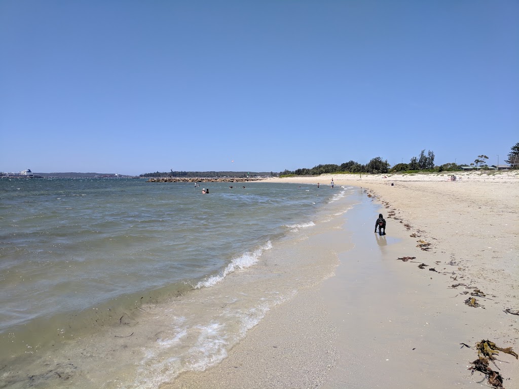 Silver Beach - Dog Beach section | Prince Charles Parade, Kurnell NSW 2231, Australia | Phone: (02) 9710 0336