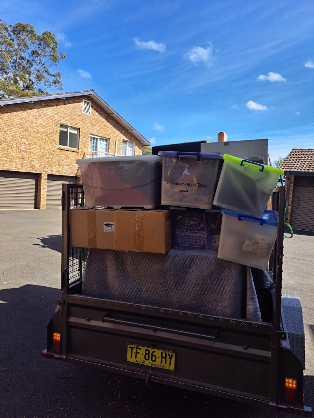 K & M Relocations & Cleaning | 104 Trobriand Cres, Glenfield NSW 2167, Australia | Phone: 0411 314 740