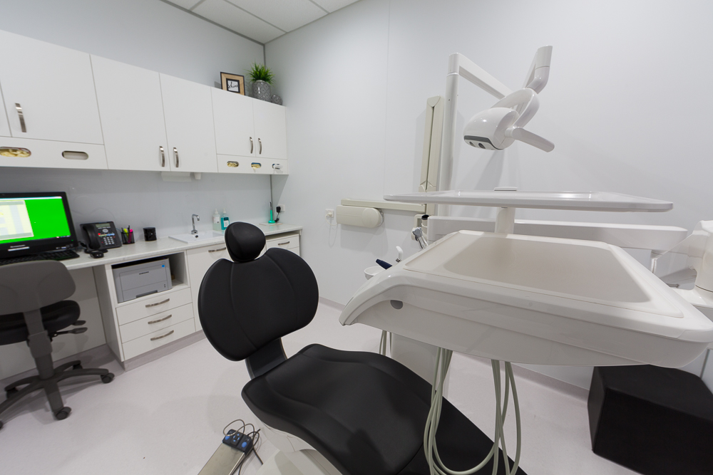 Redcliffe Smiles | dentist | 2/110 Ashmole Rd, Redcliffe QLD 4020, Australia | 1300428715 OR +61 1300 428 715