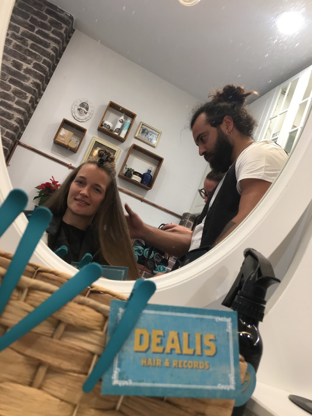 Dealis Hair & Records | 17/19 Central Ave, Manly NSW 2095, Australia | Phone: 0481 242 230