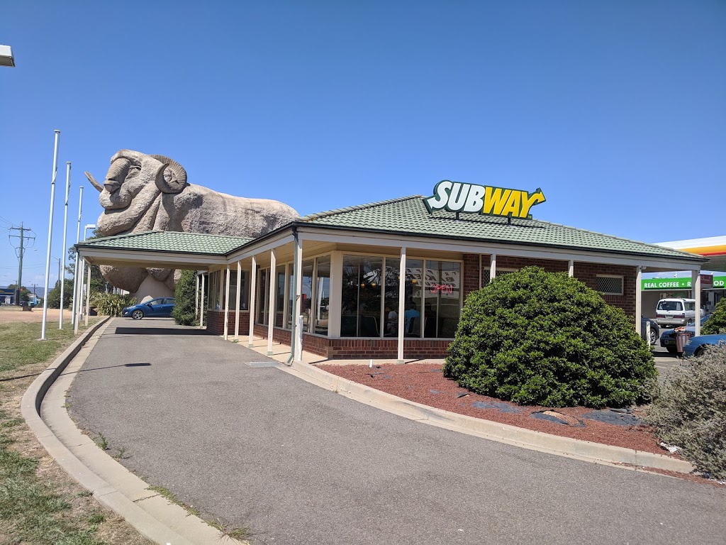 Subway | restaurant | 1 Sowerby St, Goulburn South NSW 2580, Australia | 0248210244 OR +61 2 4821 0244