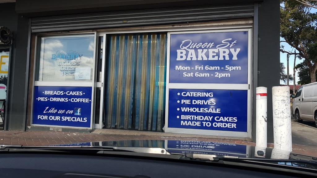 Queen Street Bakery | bakery | 24 Queen St, Lake Illawarra NSW 2528, Australia | 0242967133 OR +61 2 4296 7133