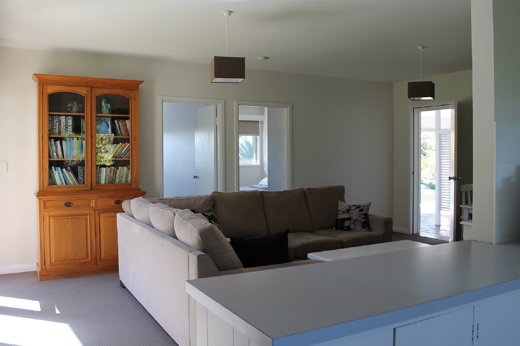 Seaside Apartment from $195 pn | lodging | 2a Sydney St, Huskisson NSW 2540, Australia | 0402681176 OR +61 402 681 176