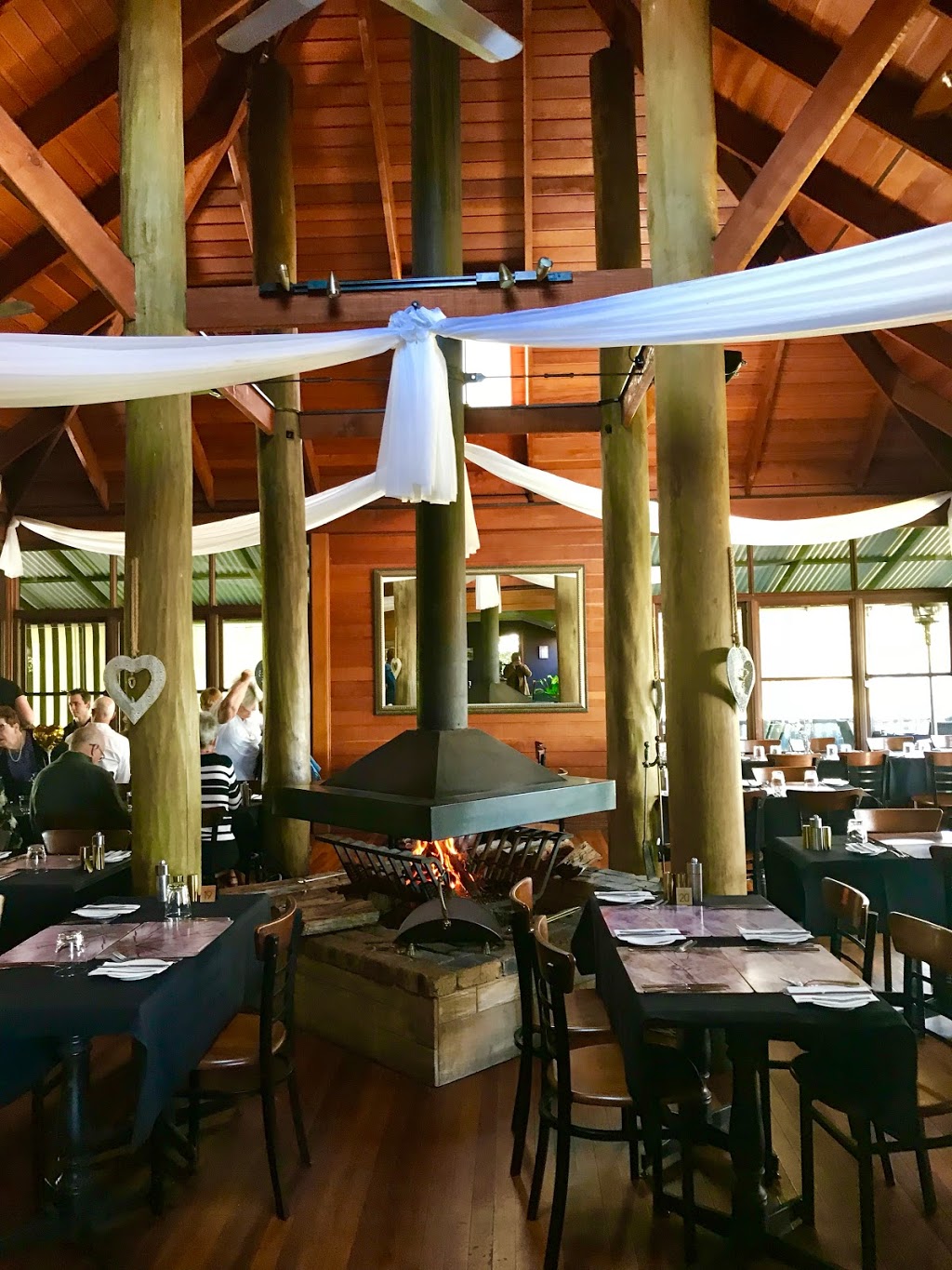Birches Restaurant | restaurant | 1350 Mount Mee Rd, Mount Mee QLD 4521, Australia | 0754982244 OR +61 7 5498 2244