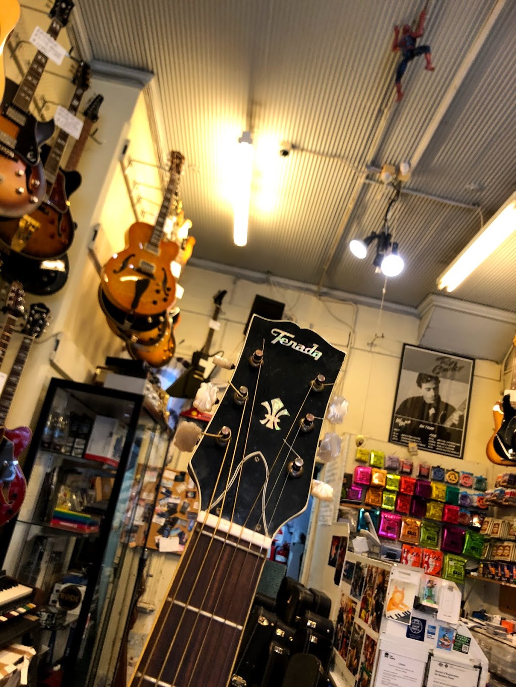 Petes Musicians Market | electronics store | 494 King St, Newtown NSW 2042, Australia | 0295501416 OR +61 2 9550 1416