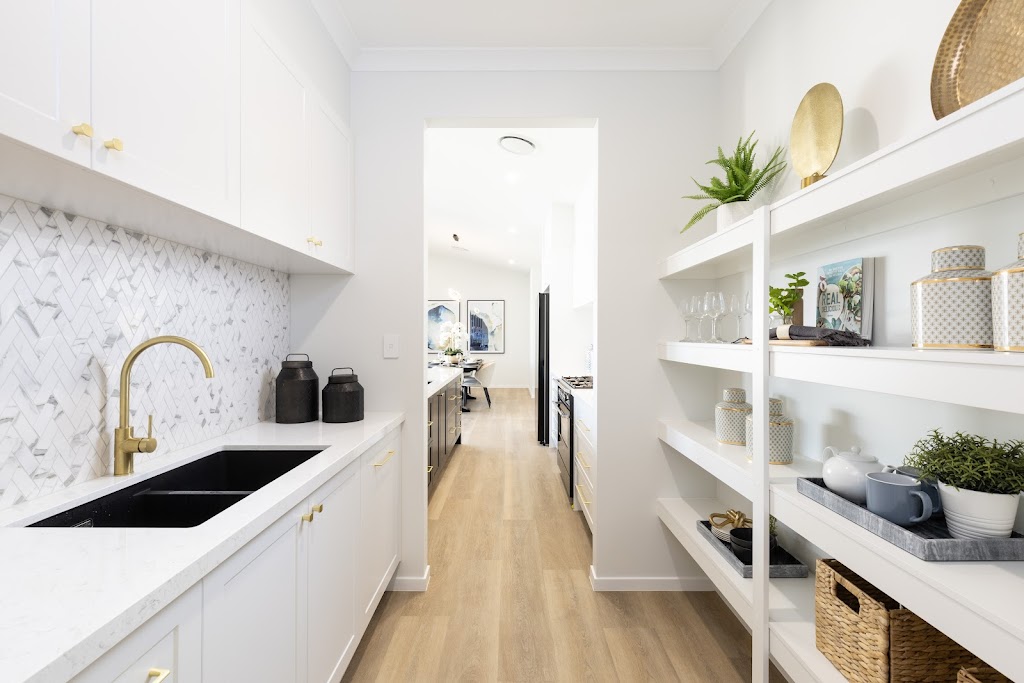 Arista Homes Display Home - Whiterock | 41 Foley Wy, White Rock QLD 4306, Australia | Phone: 0491 042 330