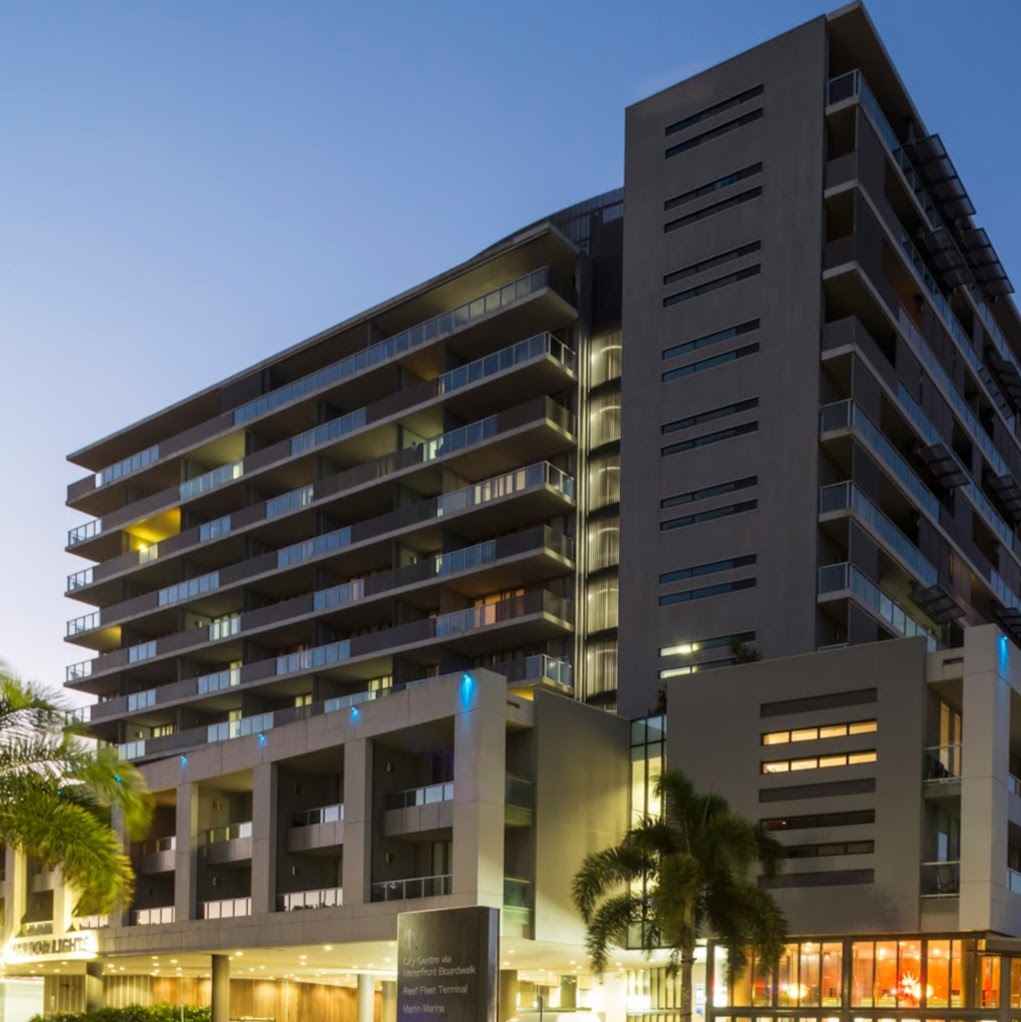 Cairns Harbour Lights | lodging | 1 Marlin Parade, Cairns City QLD 4870, Australia | 0740570800 OR +61 7 4057 0800