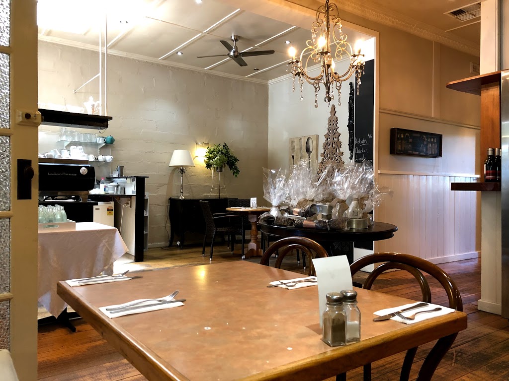 Vines Cafe & Bar | cafe | 74 Barkly St, Ararat VIC 3377, Australia | 0353521744 OR +61 3 5352 1744