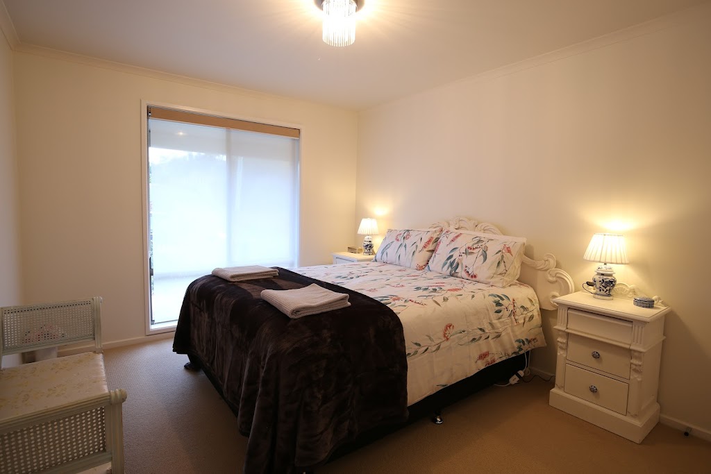 Bridgecroft Cottage - Cosy 2 bedroom cottage | Front Unit, Unit 1/7 Charles St, Richmond TAS 7025, Australia | Phone: 0439 481 293
